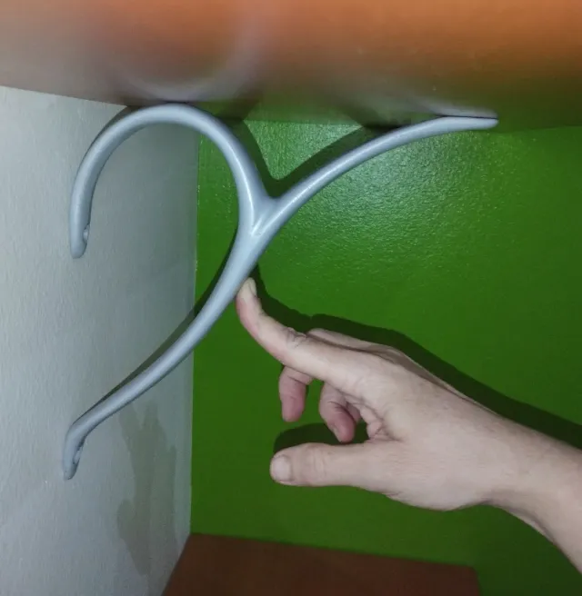 Soportes para baldas metálicos grises