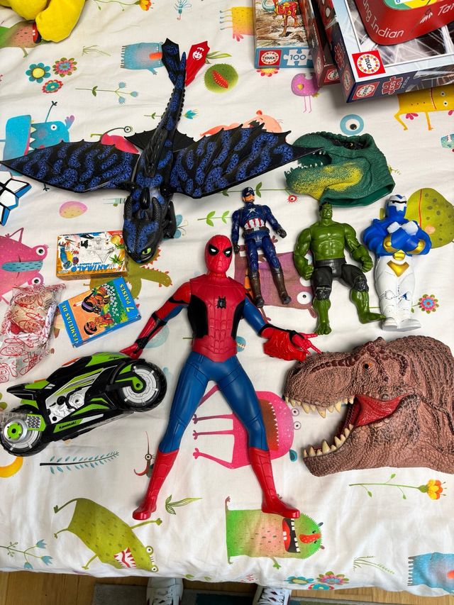 Lote Juguetes: Dragón, Dinosaurios, Superhéroes
