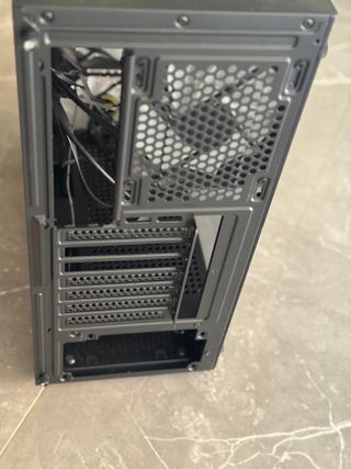 Caja Gamdias Aura GC2 Negra RGB