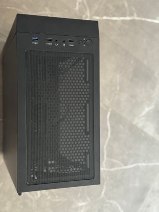 Caja Gamdias Aura GC2 Negra RGB
