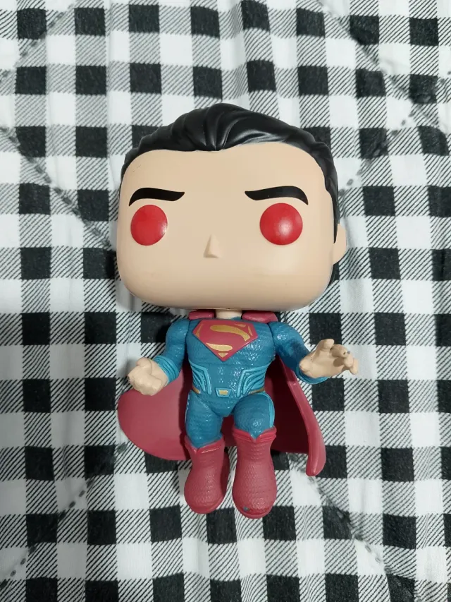 Funko Pop Superman Chase 1123 Glow