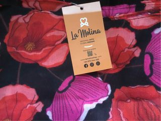 Fular estampado flores rojo y rosa