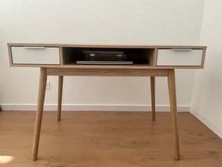Escritorio madera y blanco con cajones