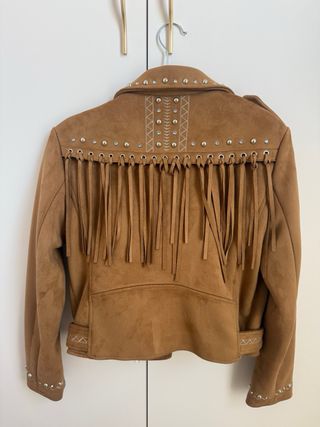 Chaqueta Zara efecto ante flecos tachuelas M