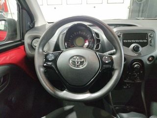 Toyota Aygo 1.0 70 x-play