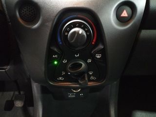 Toyota Aygo 1.0 70 x-play
