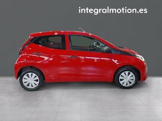 Toyota Aygo 1.0 70 x-play