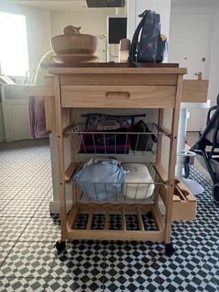 Camarera de cocina de madera