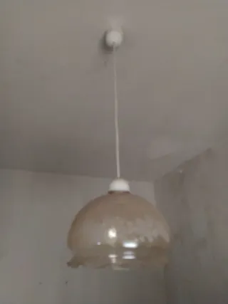 Lámpara colgante de cristal antigua