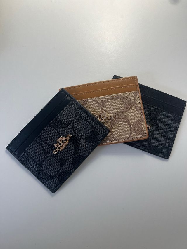 Tarjetero Coach Beige y Negro