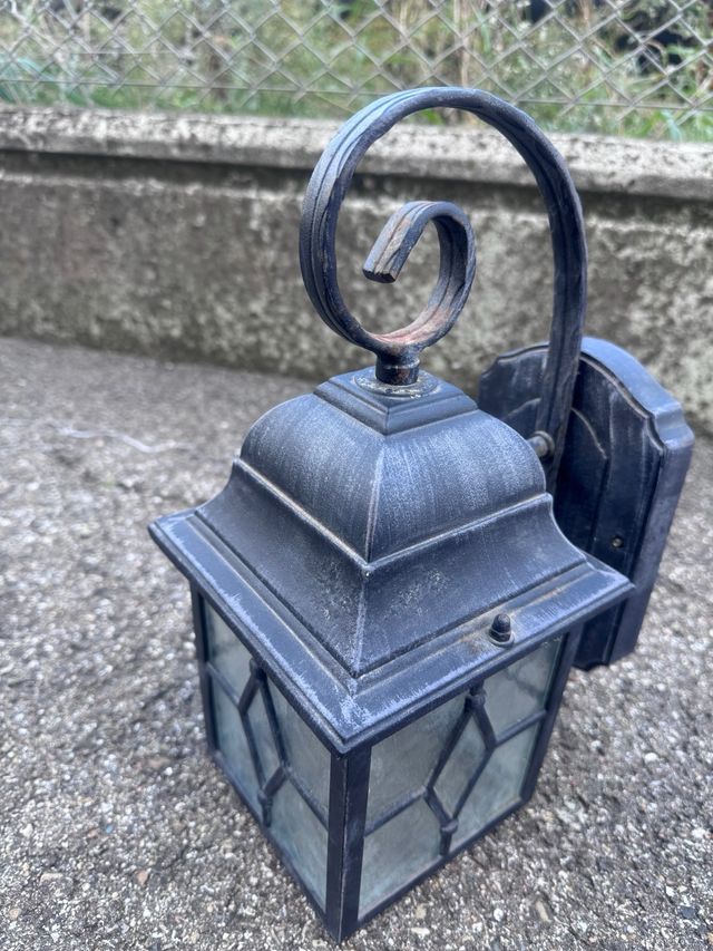 Lanterna da esterno in metallo e vetro