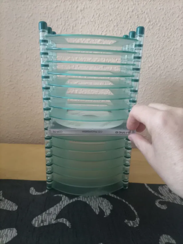 Estantería para CDs de plástico