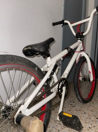 Bicicleta GT para niño/salto