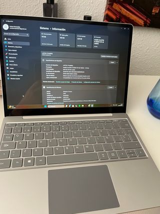 Microsoft Surface Laptop Go 