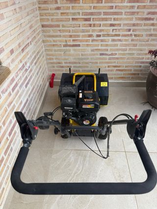 Barredora industrial Pista Pádel/Tenis/Golf