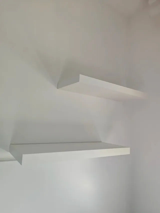 Estanterías flotantes blancas