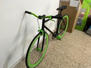 Bicicleta Fixie Negra y Verde