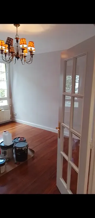 Lakado de puertas.y lucido de paredes  remodelació