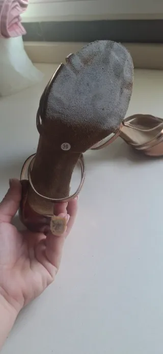 Zapatos de baile color oro viejo