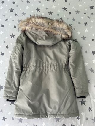 Chaqueta ONLY verde con capucha y pelo