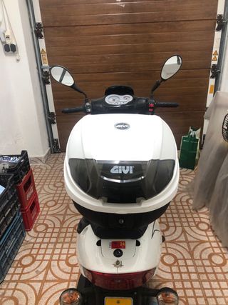 Ciclomotor Keeway Hurricane Blanco y Negro 50cc