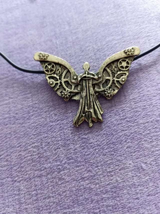 Gargantilla Ángel Steampunk Negra y Dorada