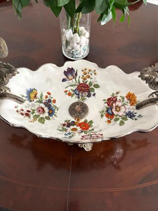 Centro de mesa porcelana y metal con aves