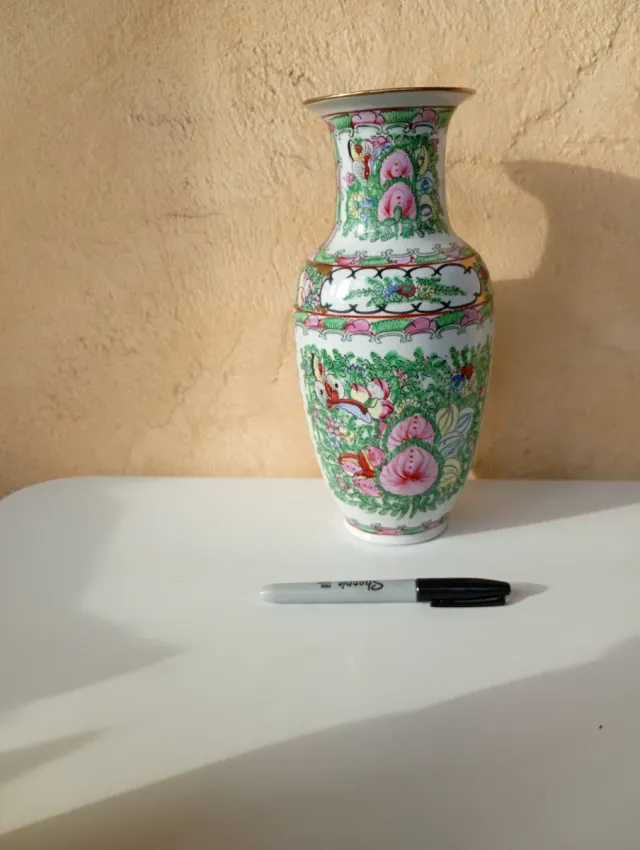 Vaso cinese vintage con uccellini