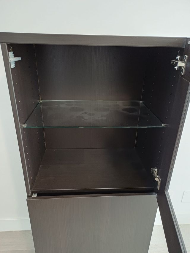 Mueble de salón madera y cristal