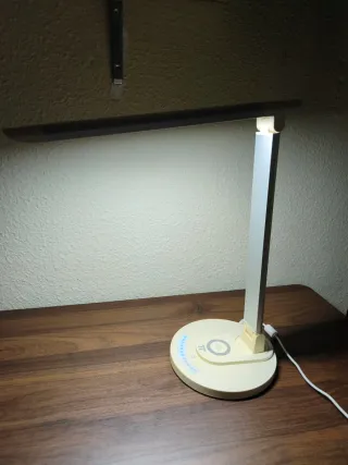 Flexo LED con cargador inalámbrico