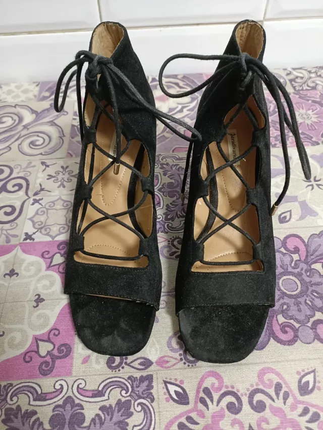 Zapatos Stradivarius Negros Atados