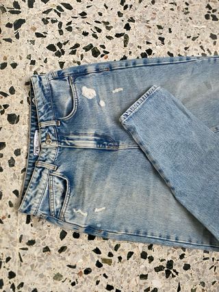 Pantalón Vaquero Azul Desgastado