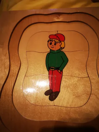 2 Puzzles de Madera para Niños. Uno de ellos son 5