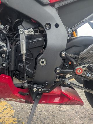 Estriberas Gilles CBR1000RR-R 20-25