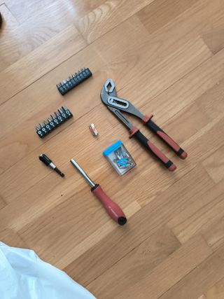 Juego de puntas y destornillador Parkside + Tenaza