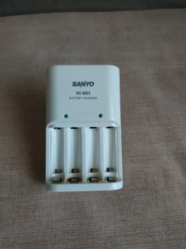 Cargador Pilas Sanyo 
