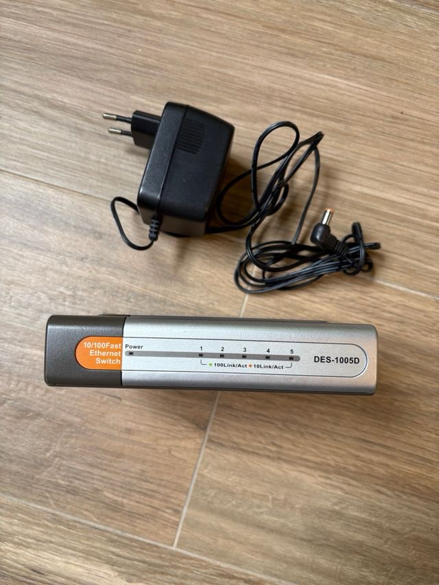 Switch D-Link 5 Puertos Fast Ethernet