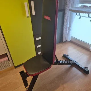 Banco de pesas multifuncional UMI.