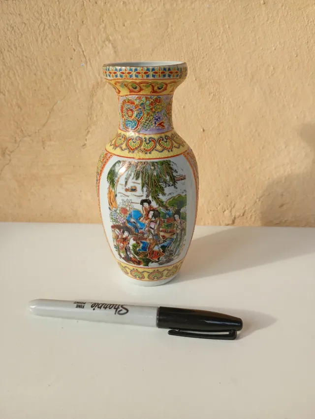 Vaso cinese vintage decorato