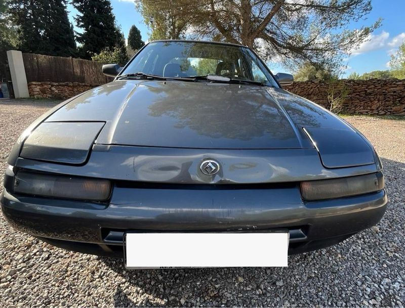 Mazda 323F - foto 1