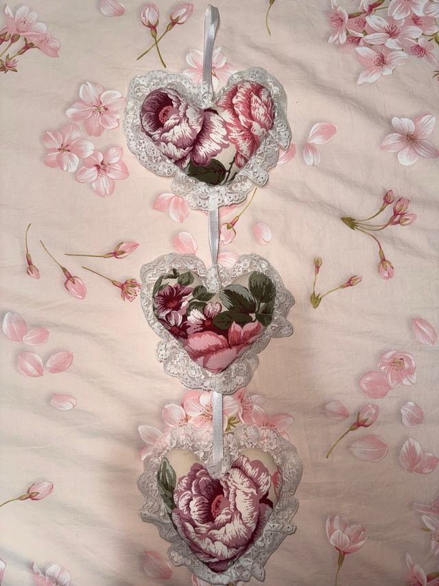 Set 3 cuscini decorativi a forma di cuore