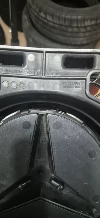 Calandra + emblema Mercedes A45 AMG W176 original