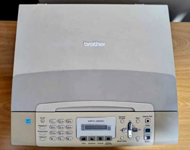 Impresora color Multifunción Brother MFC-250C