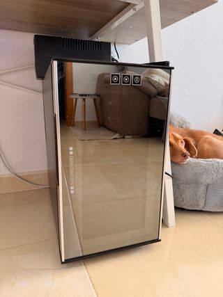 Vinoteca pequeña para 8 botellas