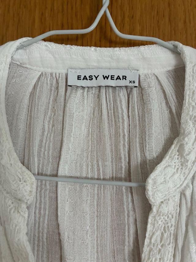 Camisa blanca bordada manga corta EASY WEAR