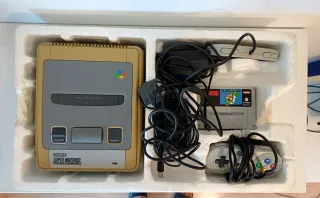 Super Nintendo Entertainment System (SNES)