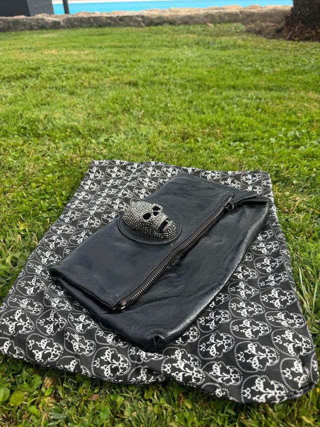 Bolso de mano piel charol arrugado Thomas Wylde