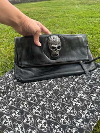 Bolso de mano piel charol arrugado Thomas Wylde