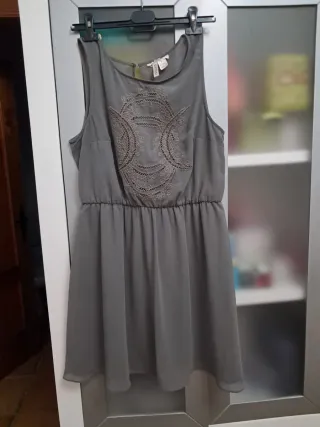 Vestido gasa gris H&M encaje talla M-L