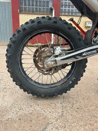 KTM 125 EXC. NO HAGO CAMBIOS.